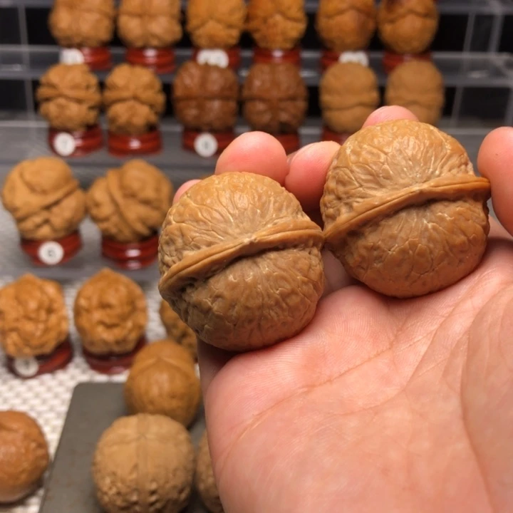 逗***生文玩核桃把件60红蛇