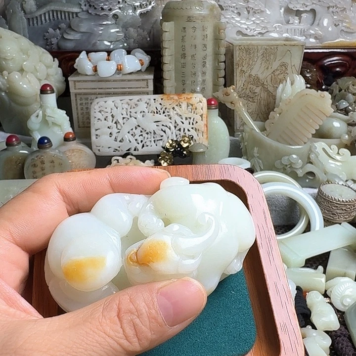 王***大瓷片新号开播瓷盘一件