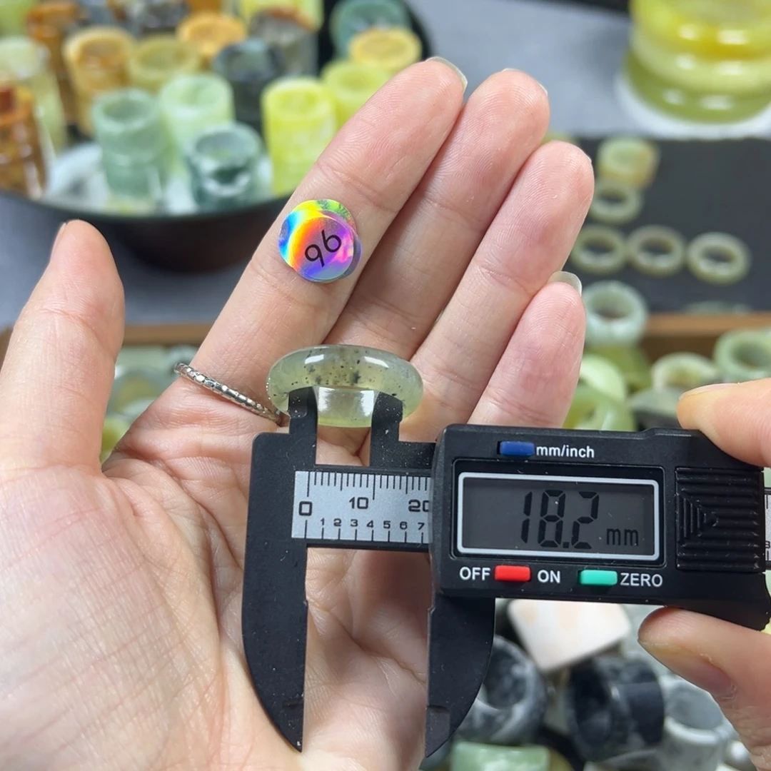 蛇纹石玉未镶嵌戒指