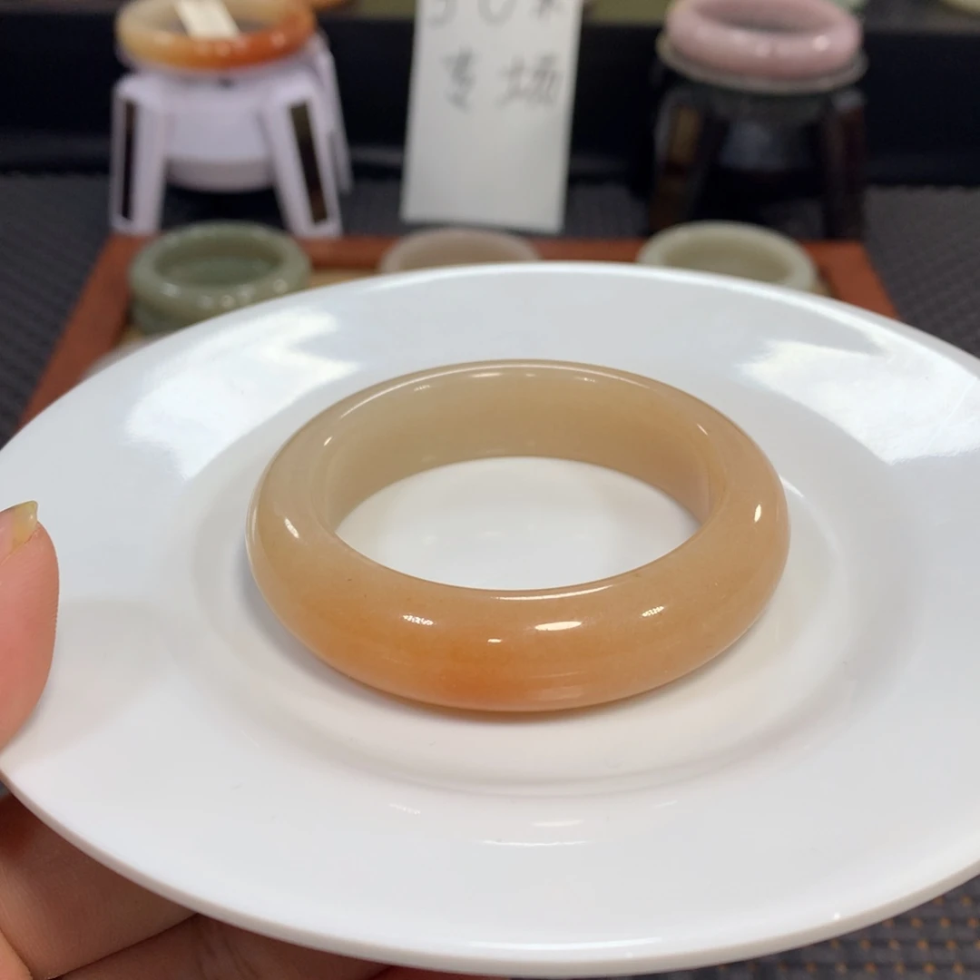 石英质玉（佘太翠）未镶嵌手镯漏51.7糖镯1号