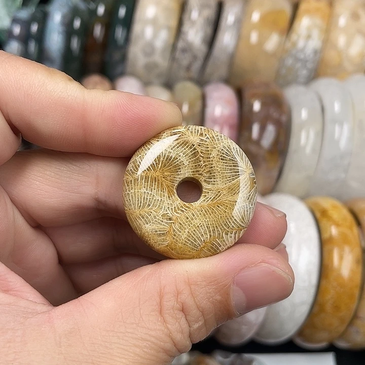 硅化珊瑚（珊瑚玉）未镶嵌吊坠(不含链)