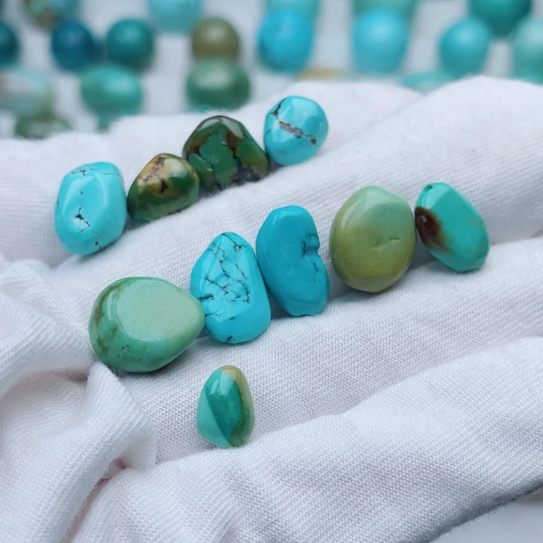 绿松石未镶嵌挂件小*?