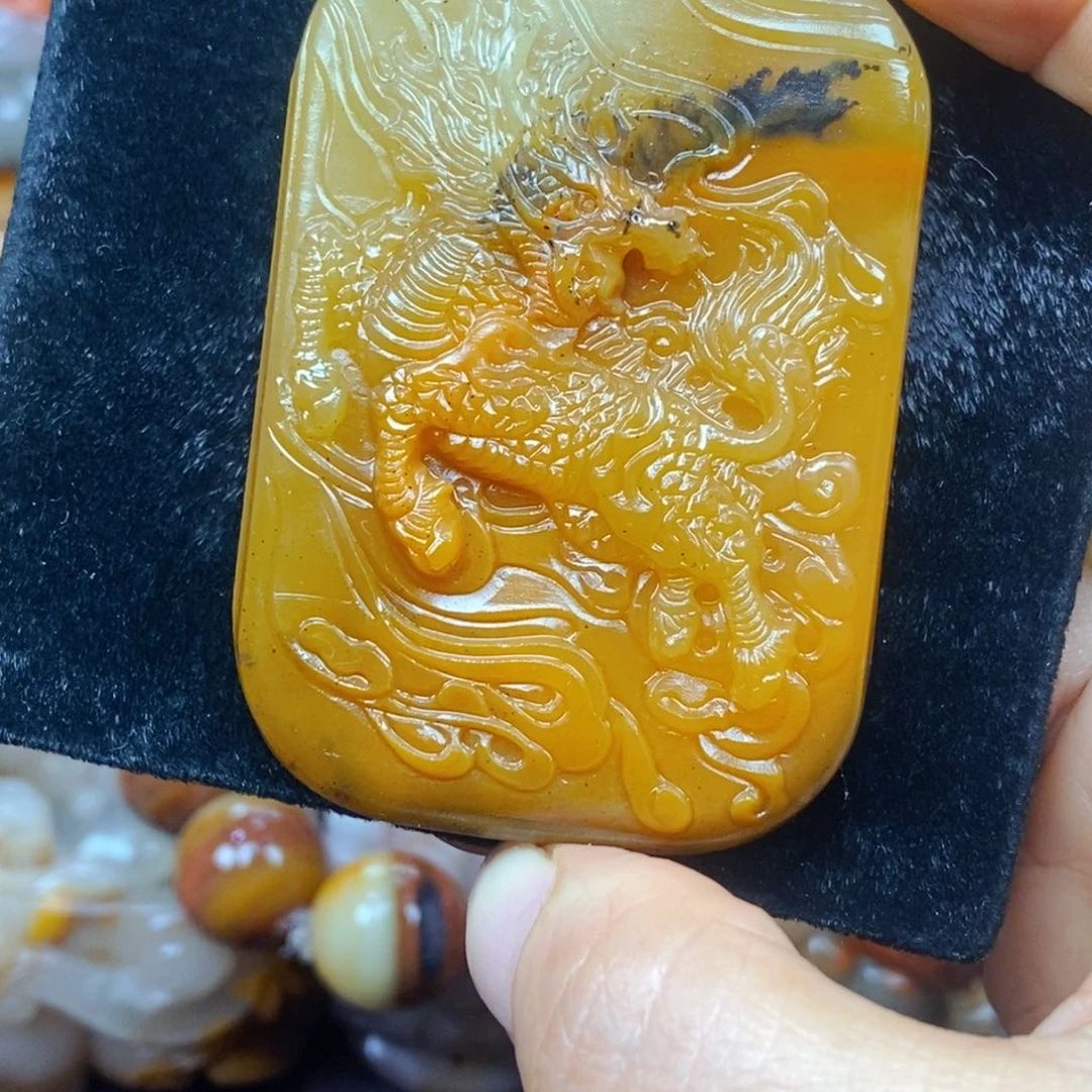 未镶嵌石英质玉（黄龙玉）吊坠(不含链)