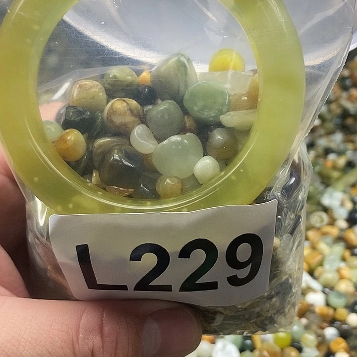 岫玉鱼缸石未镶嵌