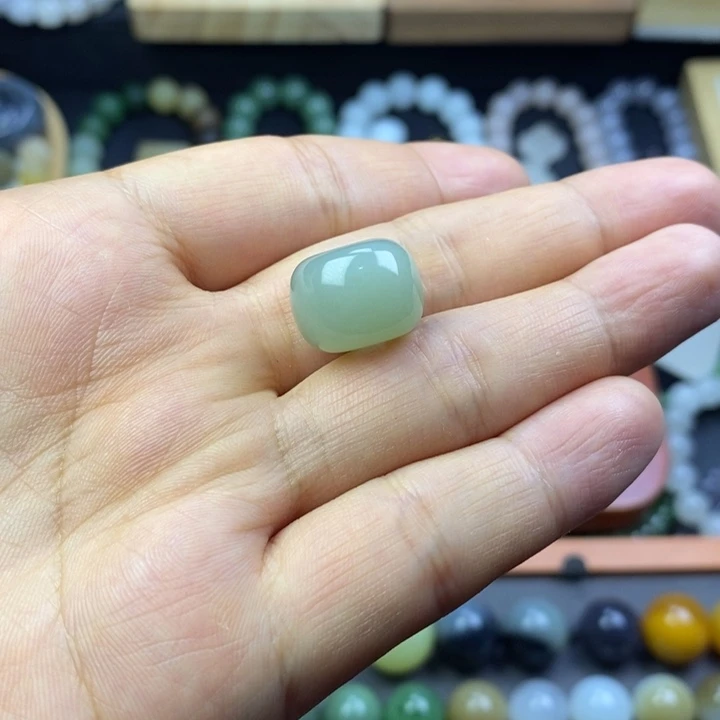 橙***、和田玉未镶嵌珠宝半成品胖扣子