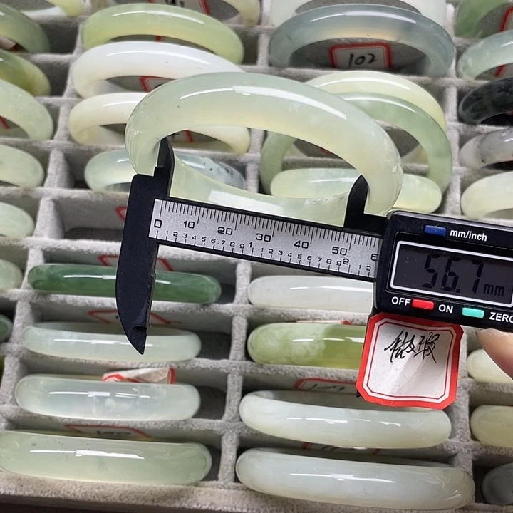 未镶嵌蛇纹石玉手镯96