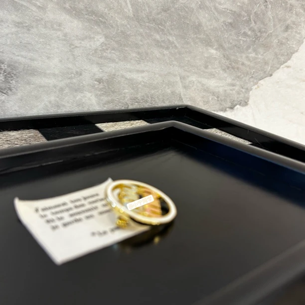 铜合金仿水晶胸针 铜合金珐琅胸针 双字母胸针XZ165