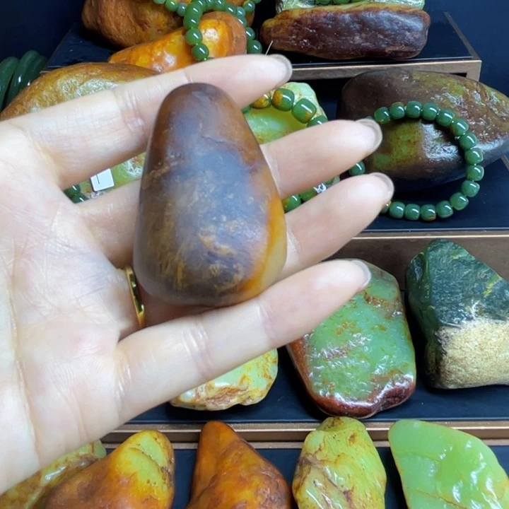 徐****和田玉未镶嵌手链