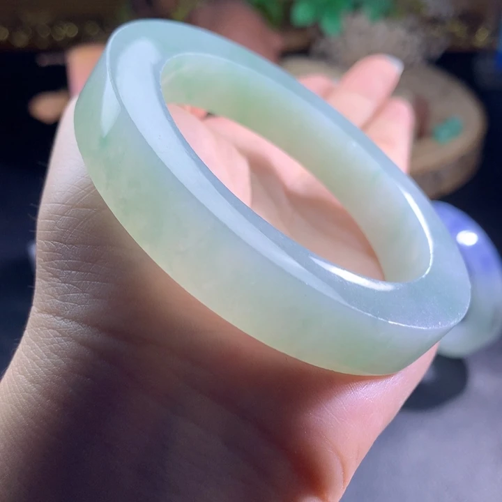 定制翡翠未镶嵌手镯