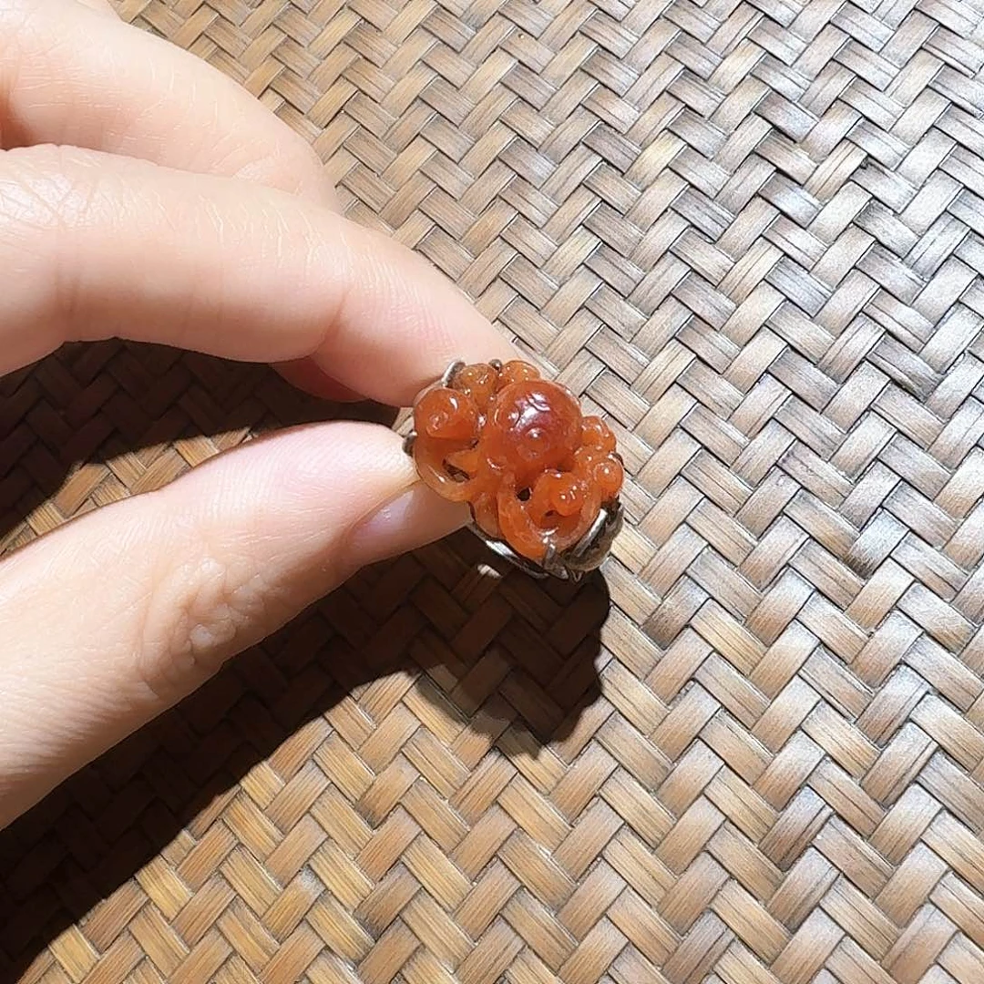 银S925镶嵌戒指翡翠个性十足