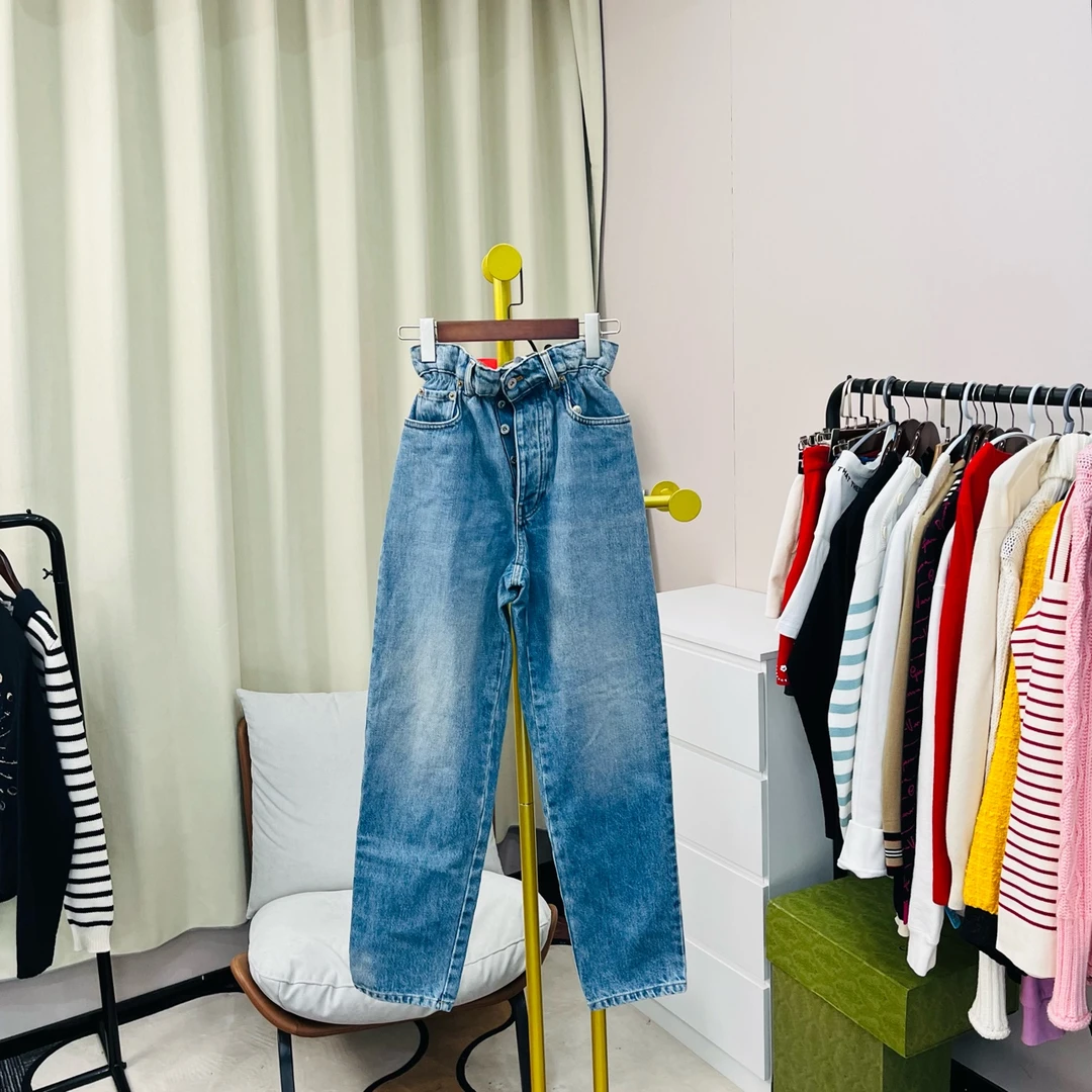 99新 MIU MIU/缪缪  蓝色口袋logo苞米牛仔裤 24码