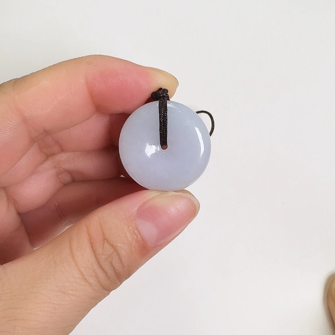 翡翠颈饰未镶嵌平安扣