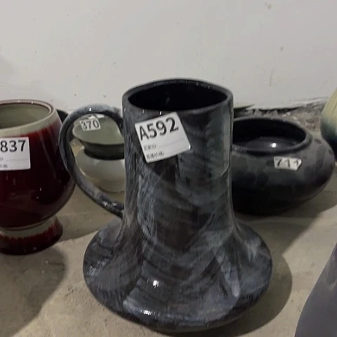 陶瓷?****?哇塞小珑福利花瓶A592