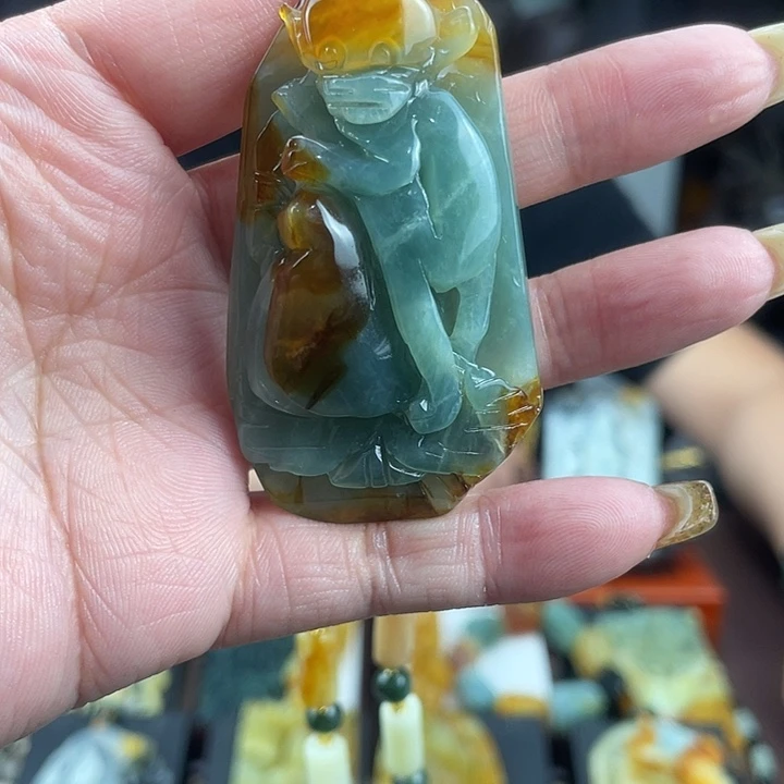 蛇纹石玉未镶嵌颈饰