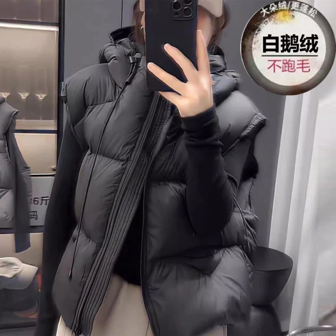 马甲羽绒女短款连帽冬季新款2025年宽松白鹅绒小个子背心坎肩外套