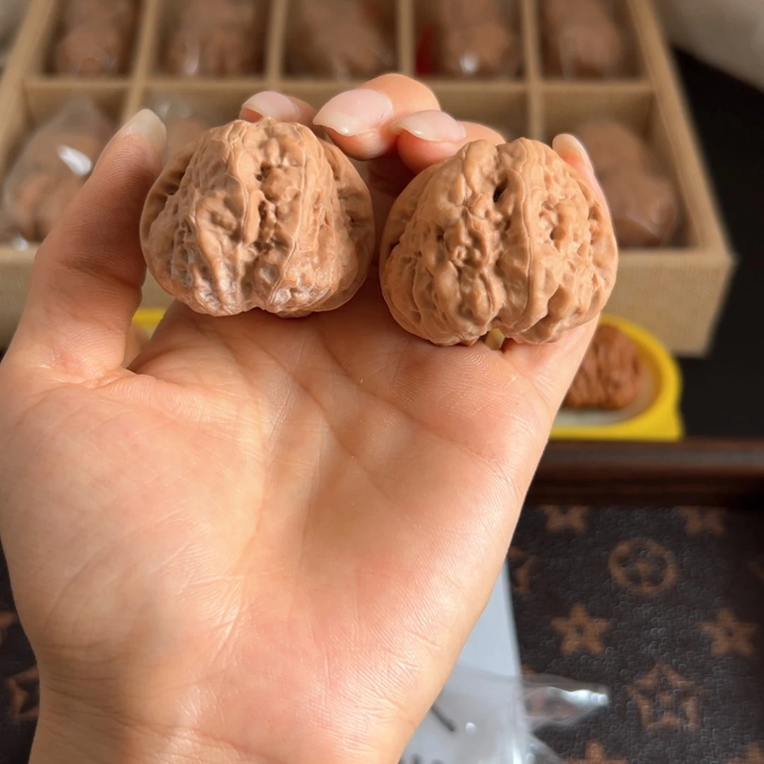 文玩核桃把件蛤蟆头40.42楞39～029