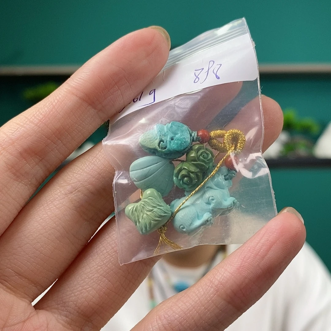 绿松石未镶嵌珠宝奇石
