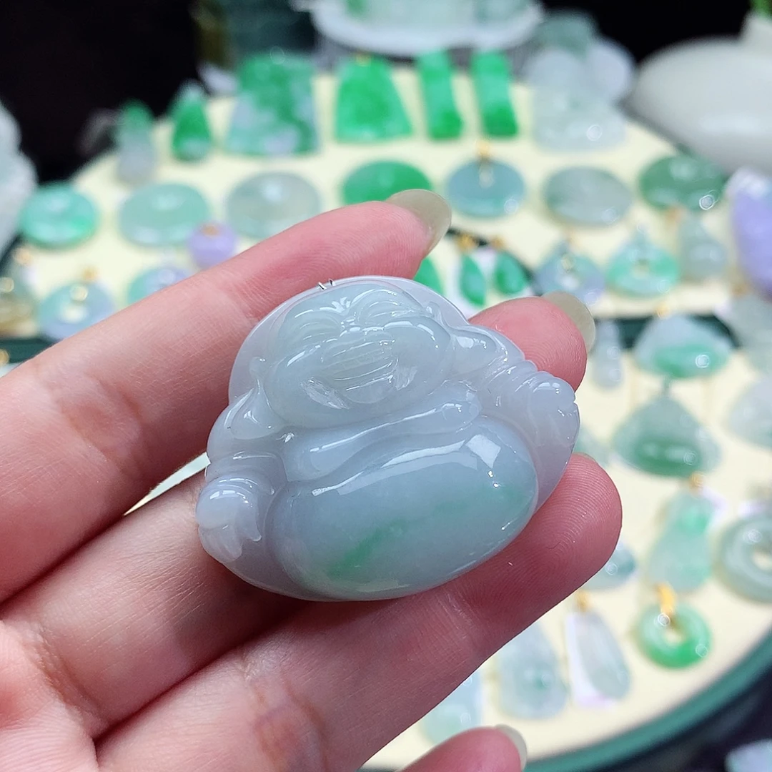 翡翠未镶嵌颈饰佛公