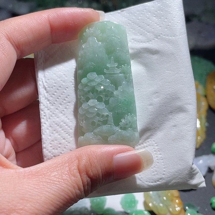 颈饰未镶嵌翡翠天