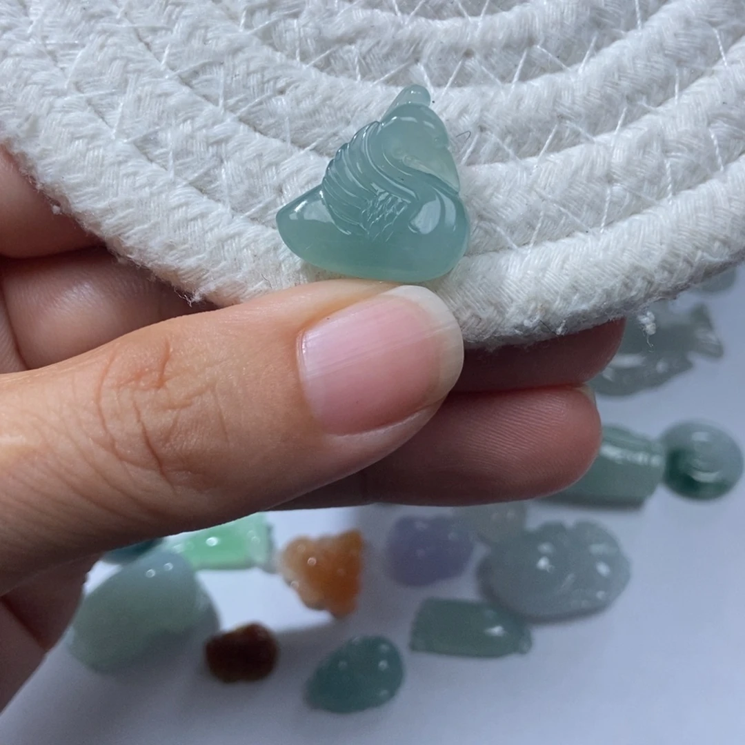 定制翡翠未镶嵌翡翠19.1*18.4*5.2