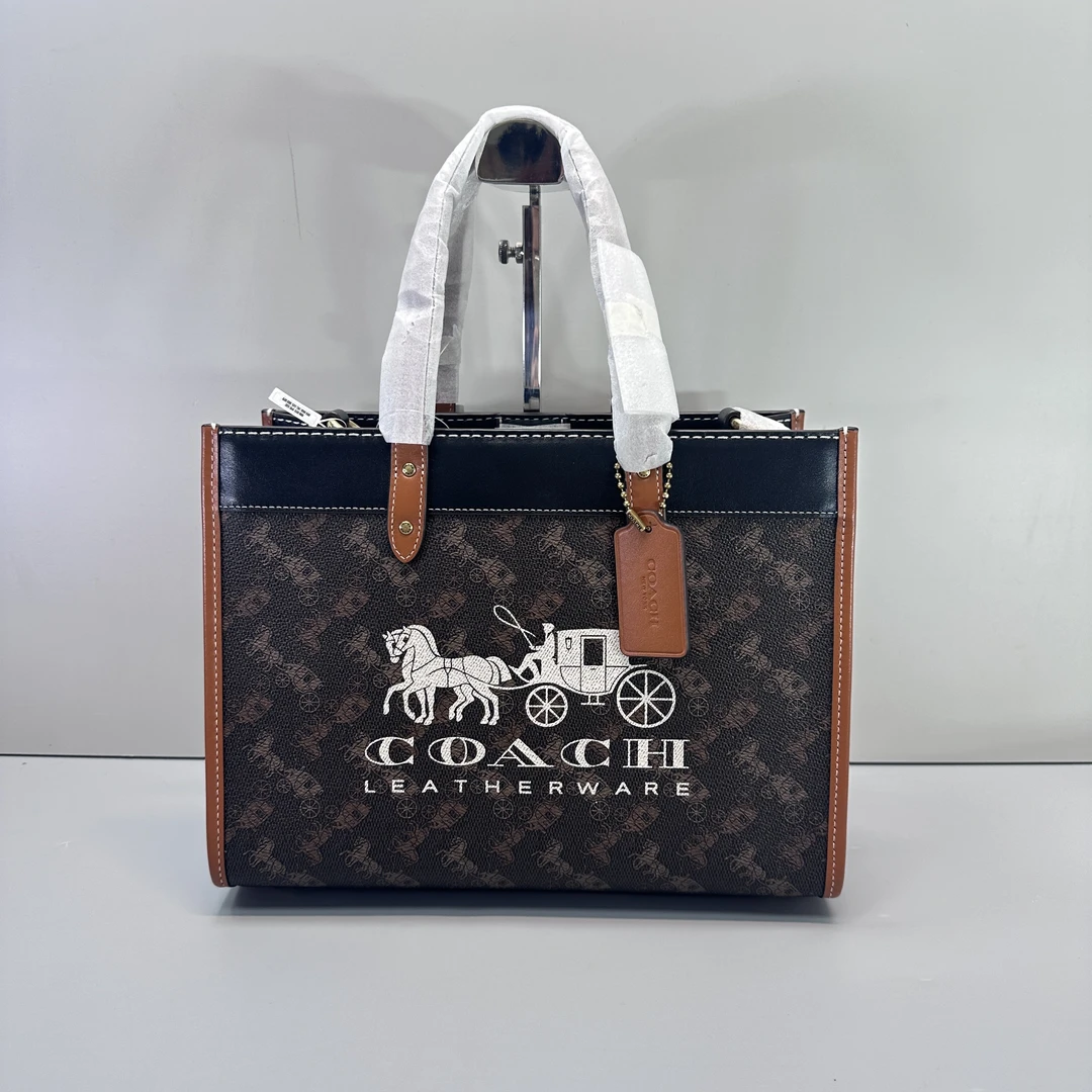 99新 COACH/蔻驰 field30黑色马车横版方托斜挎包30x22x14M033014