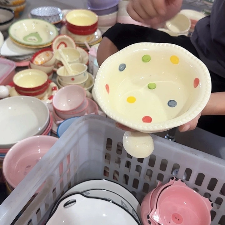 瓷片彩色波点6寸送勺子