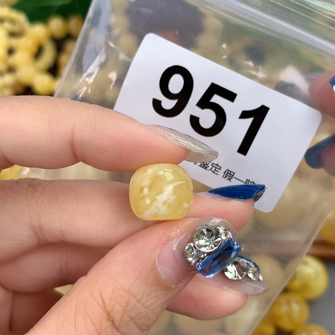 蜜蜡未镶嵌珠宝奇石14