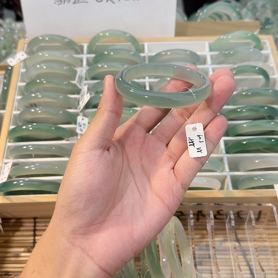 玛瑙/玉髓未镶嵌手镯圈口60.3