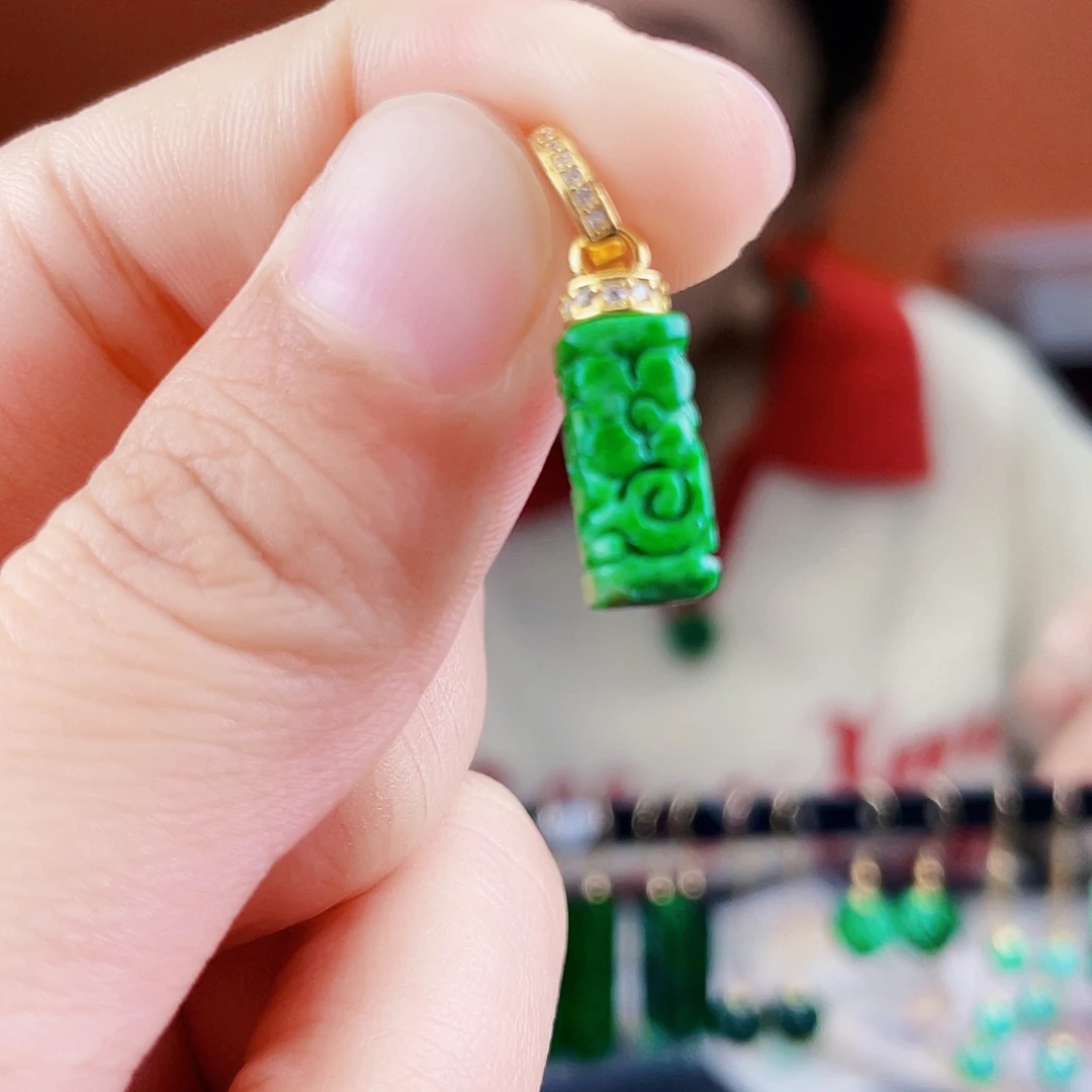 翡翠未镶嵌耳饰饰品