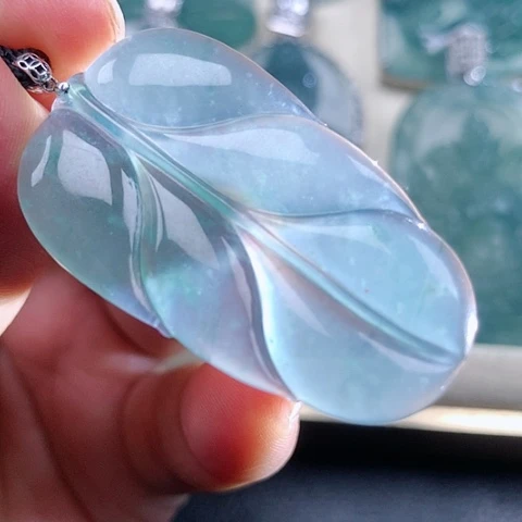 【闪购商品】翡翠颈饰未镶嵌天然翡翠