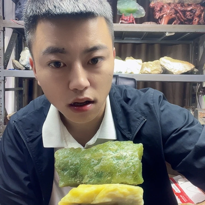 未镶嵌蛇纹石玉珠宝奇石102