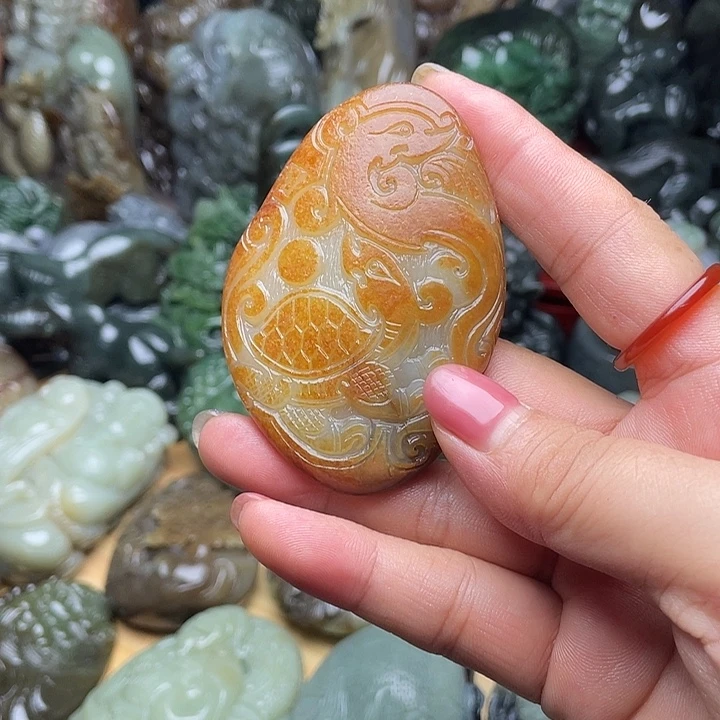 未镶嵌和田玉（糖玉）挂件