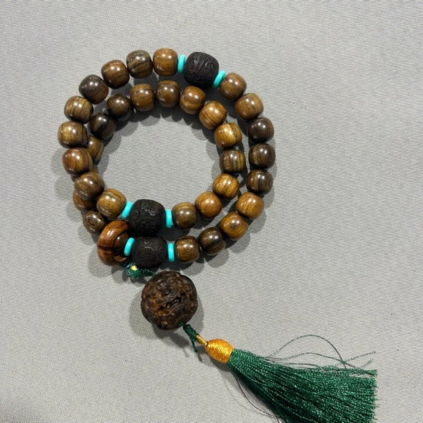 A270  越南药沉檀香木 卡1.2老型珠带配饰手持