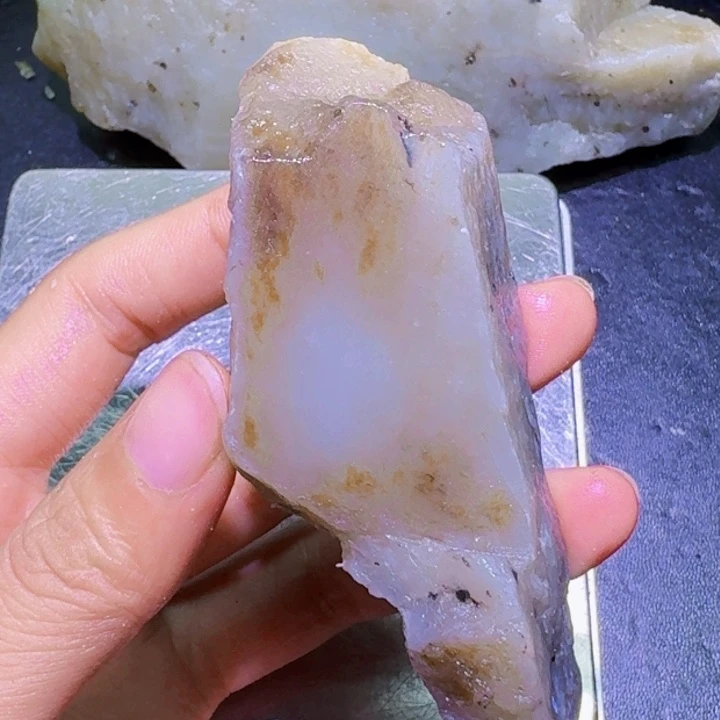 未镶嵌和田玉（糖玉）珠宝半成品