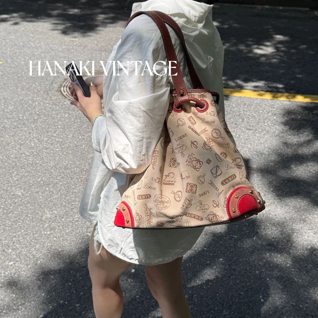 95新 LOEWE/罗意威 花绮中古/罗意威限定涂鸦徽章水桶单肩包