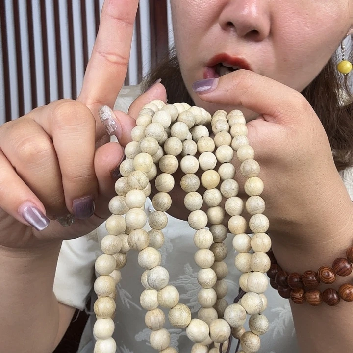 香樟木0.8 108 手串 直播间为准