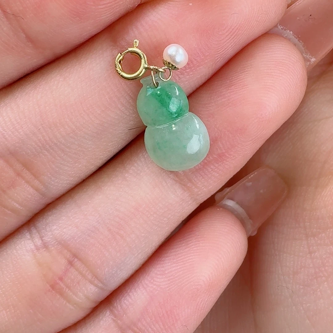 翡翠18K金镶嵌颈饰❤****❤豆