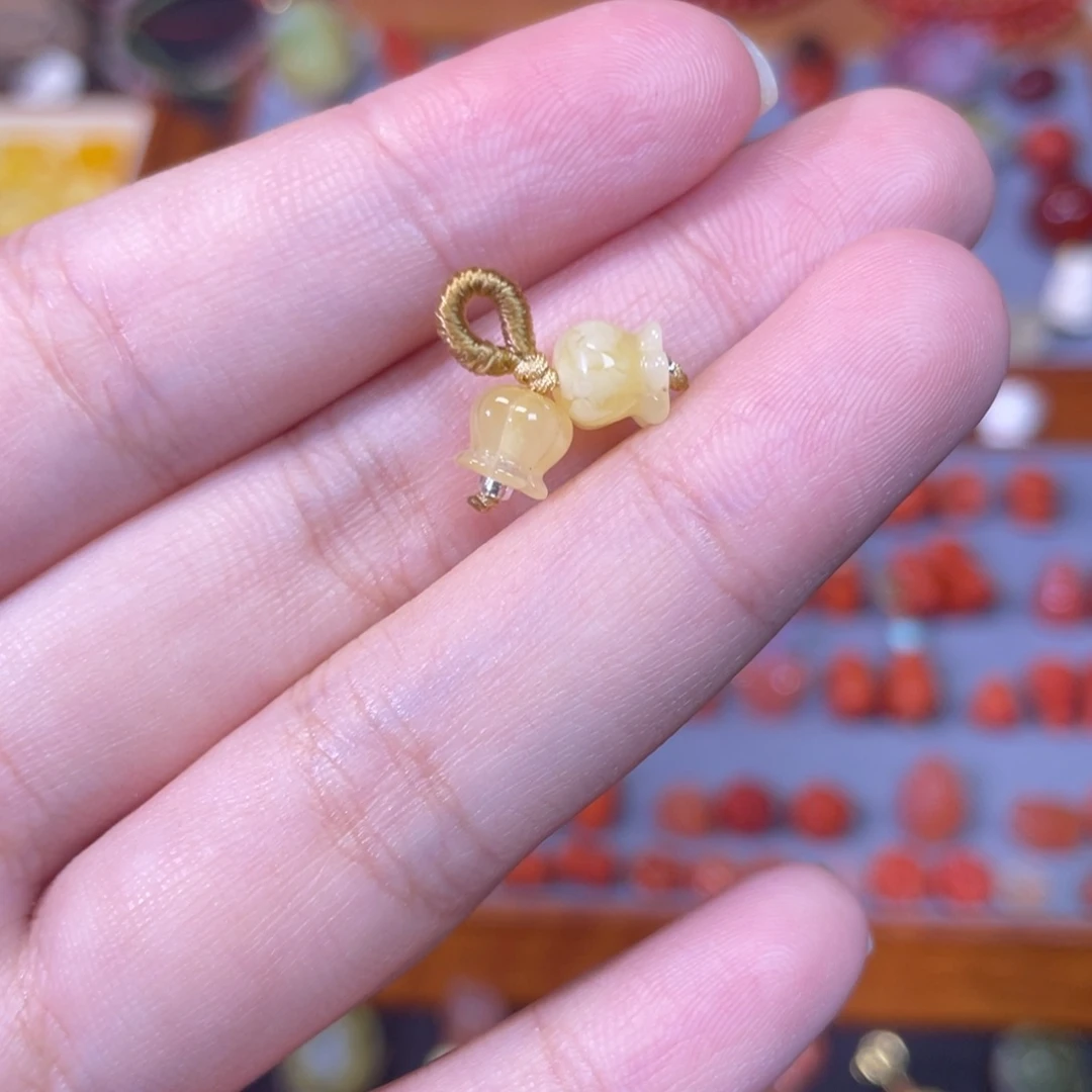 蜜蜡未镶嵌裸石铃兰花