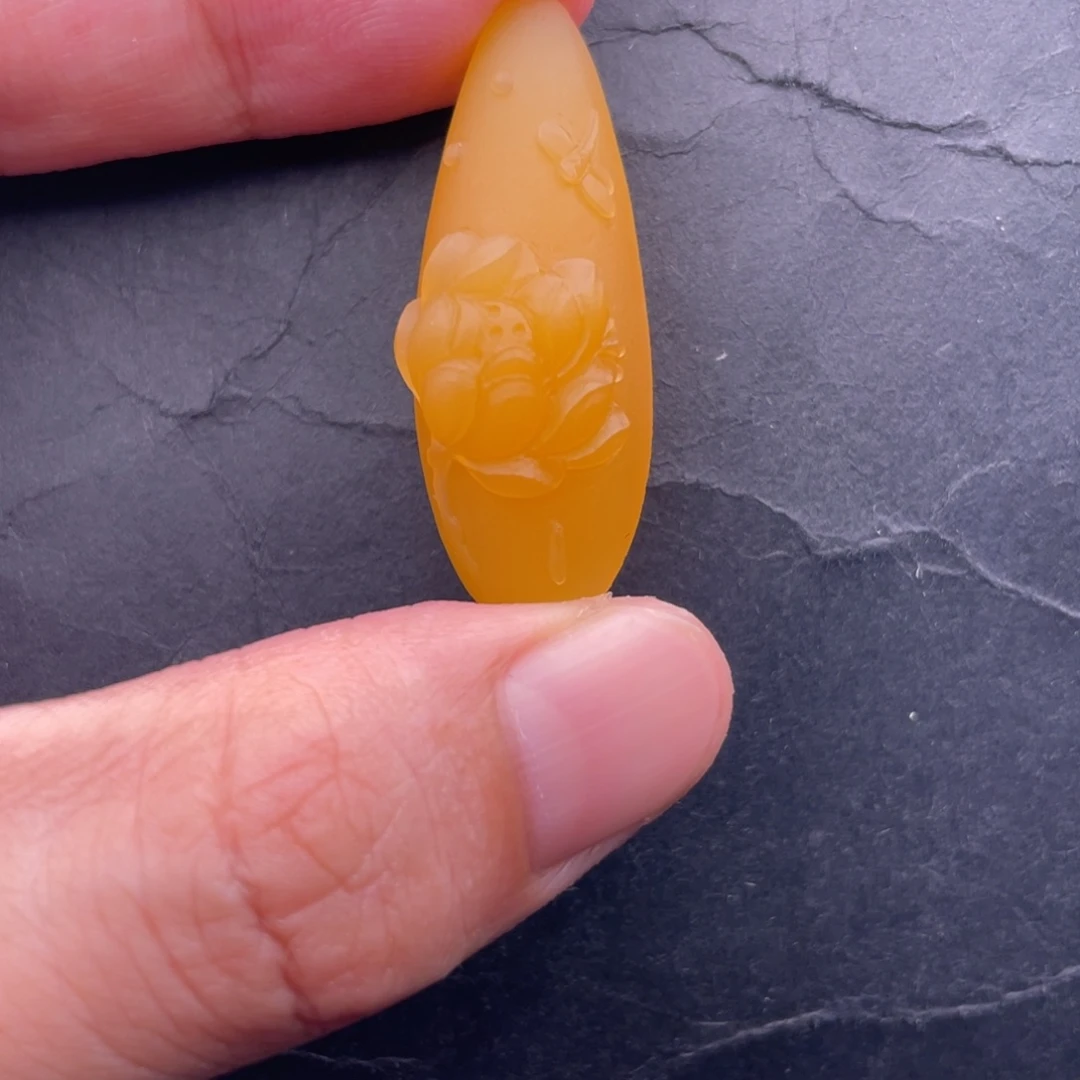 金***玉石英质玉未镶嵌黄蜡石珠子