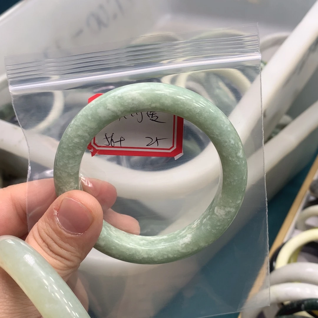 透闪石-蛇纹石玉手镯未镶嵌小***、