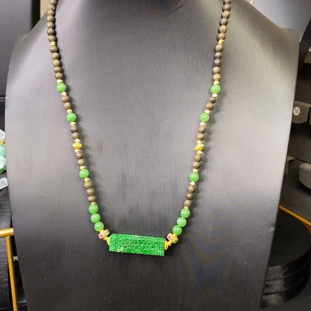 颈饰未镶嵌翡翠吊坠