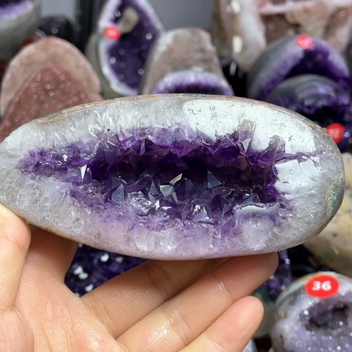 水晶摆件未镶嵌捡漏