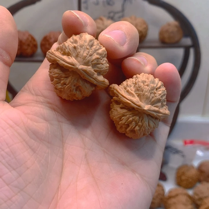 吊坠文玩核桃33白狮子