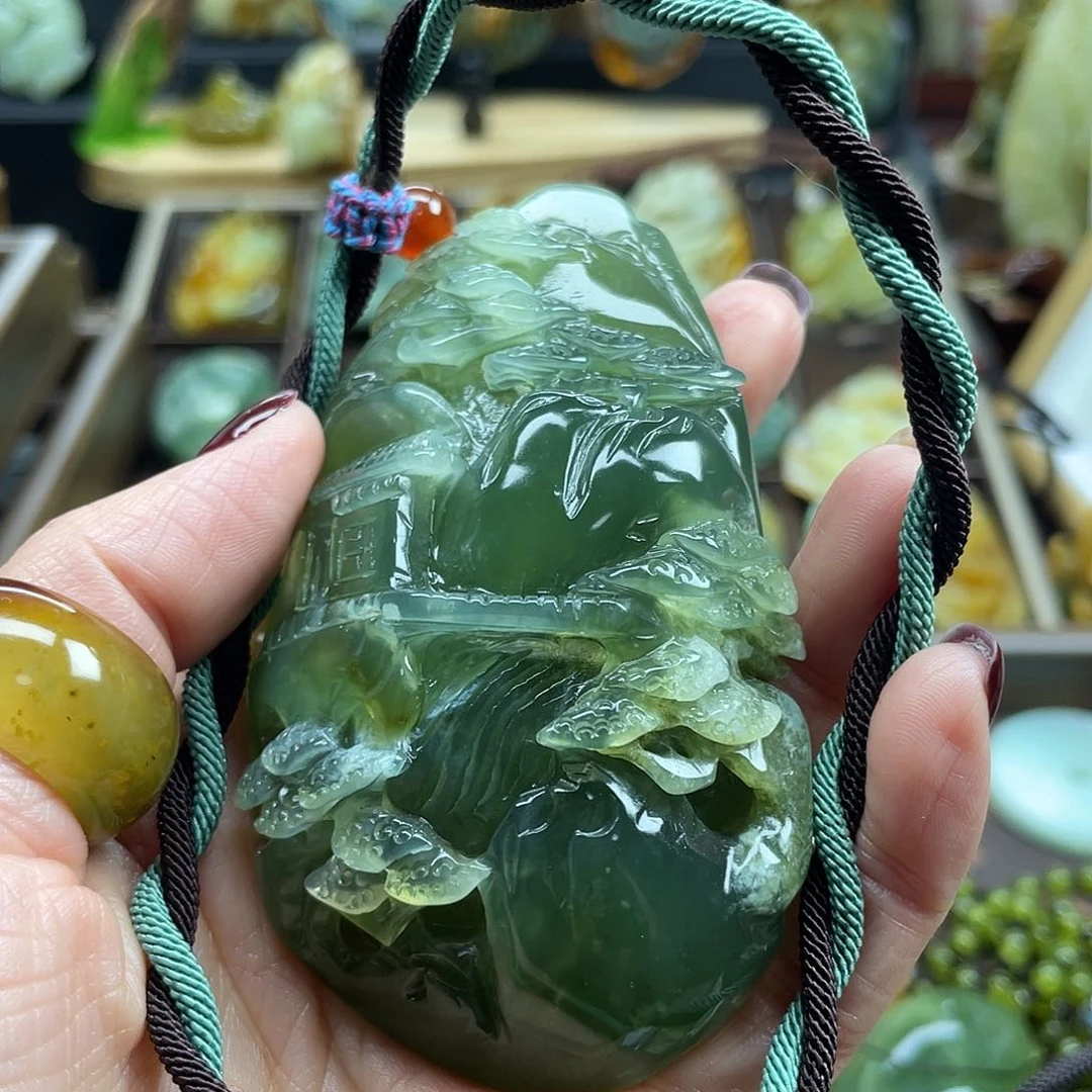 蛇纹石玉颈饰未镶嵌盛**年岫玉