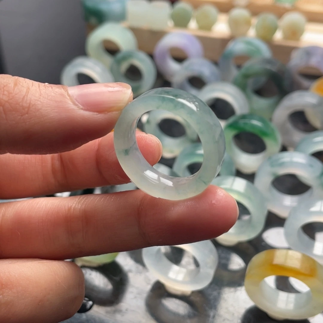 定制翡翠未镶嵌戒指