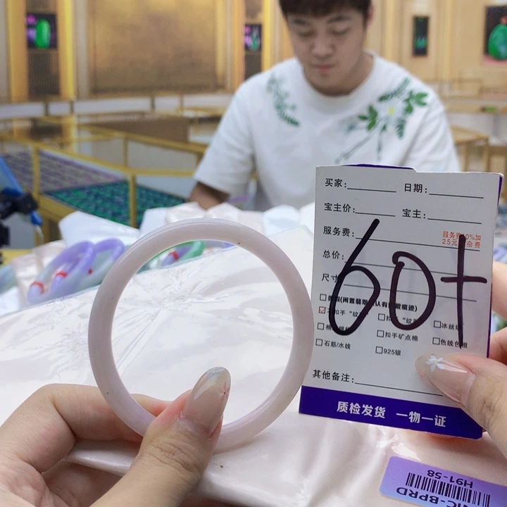翡翠未镶嵌手镯000……