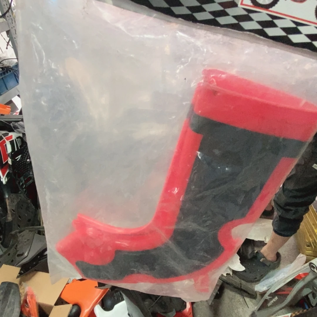 全新库存车架护板一对