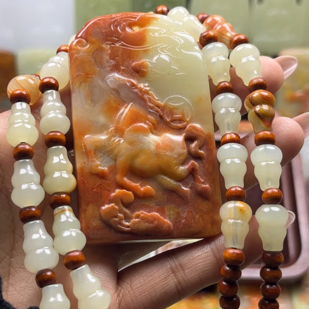 老***友天然玉石生肖马牌