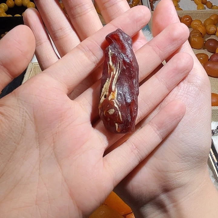 琥珀颈饰未镶嵌蜜蜡全皮吊坠