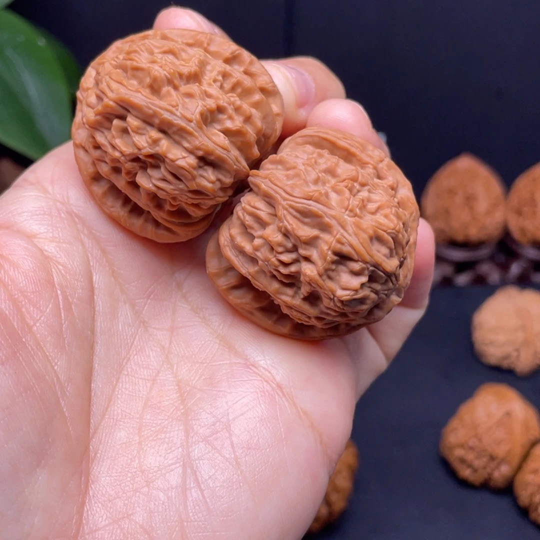 文玩核桃吊坠38尺全品三角白41.3克